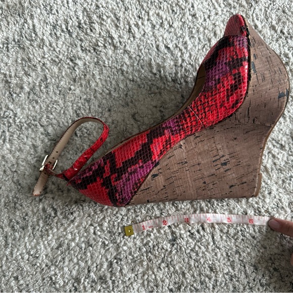 Jessica Simpson High Wedges RED PYTHON - Picture 3 of 5